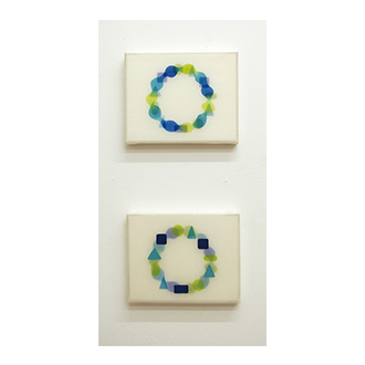 『　circle-A circle-B　』<br>絹・楮紙・岩絵具・アクリル<br>各 17.9×13.9×2.5 ㎝